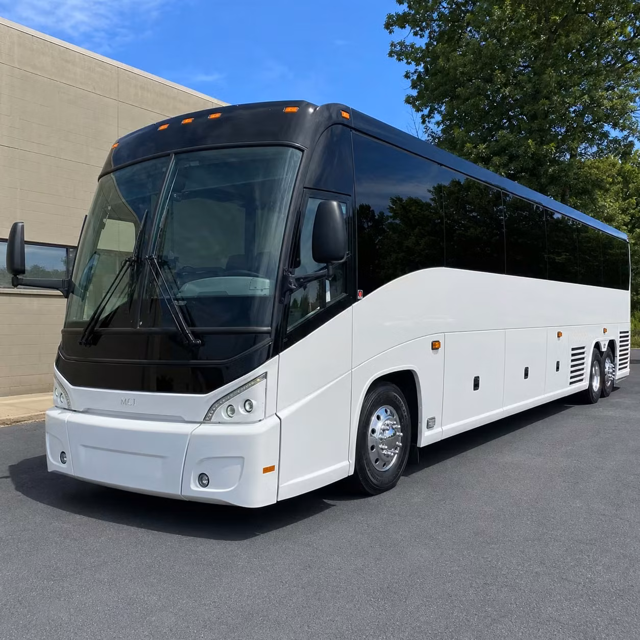 shuttle transportation between burbank s bob hope airport and government facilities